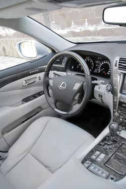 Тест Lexus LS: Роскошь по-японски Тест Lexus LS: Роскошь по-японски
