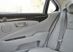 Тест Lexus LS: Роскошь по-японски Тест Lexus LS: Роскошь по-японски