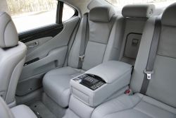 ���� Lexus LS: ������� ��-�������
