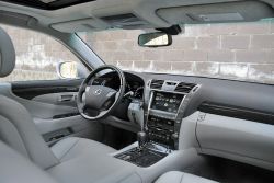 ���� Lexus LS: ������� ��-�������